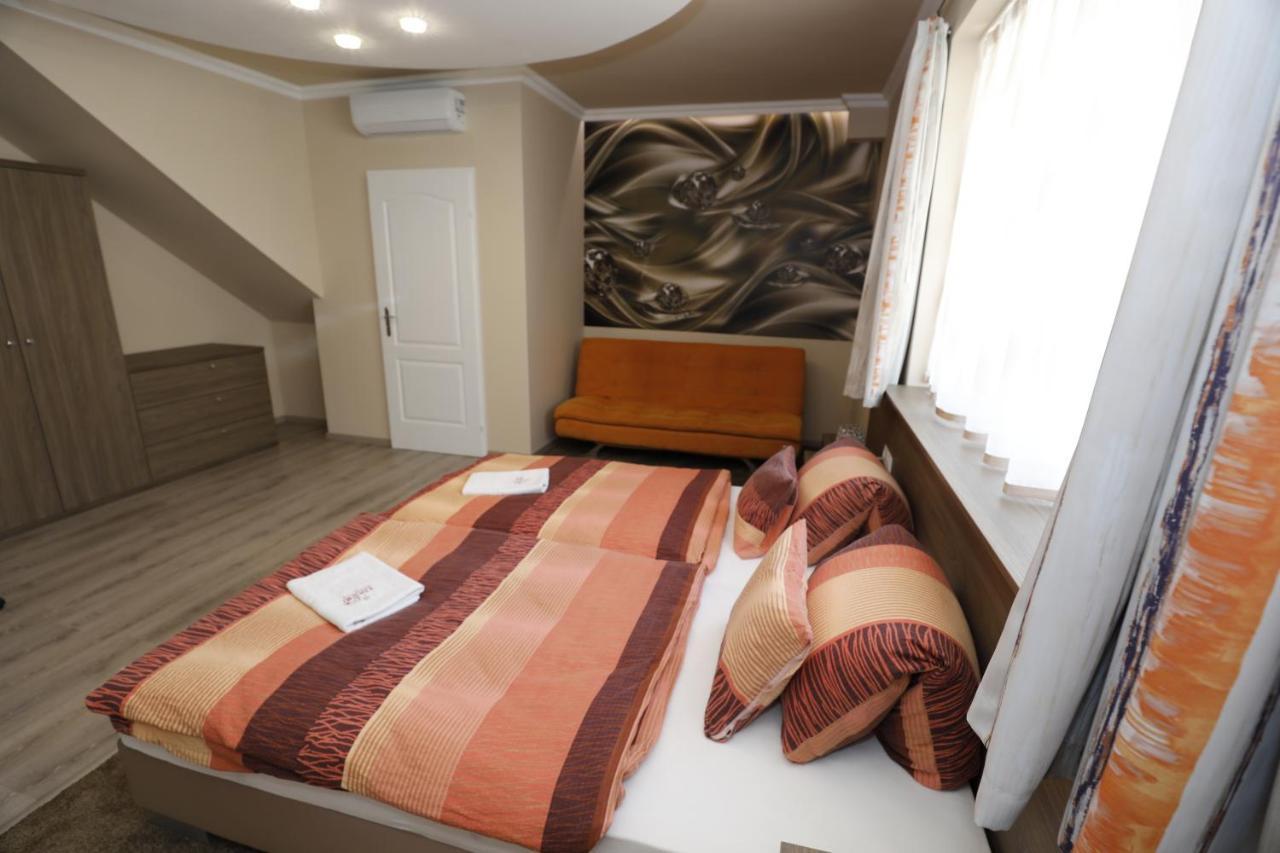 Tinodi Fogado Bed & Breakfast Sarvar Exterior photo