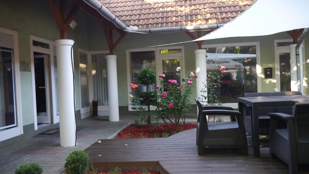 Tinodi Fogado Bed & Breakfast Sarvar Exterior photo
