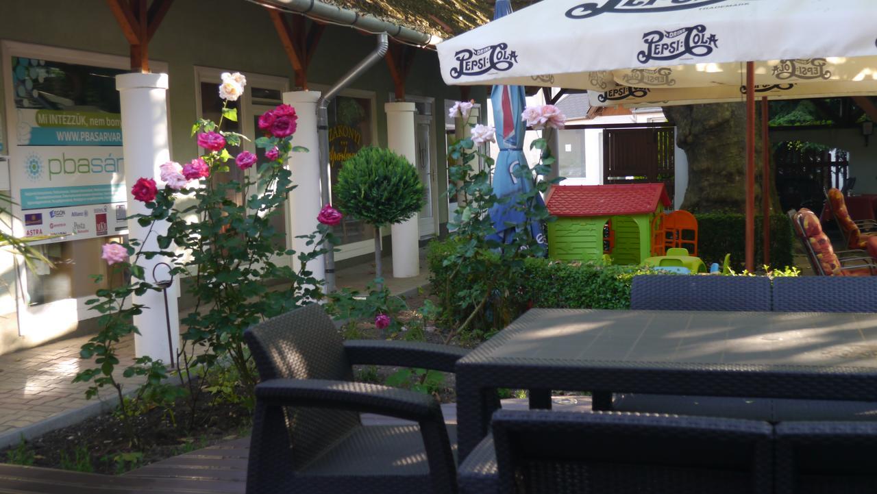 Tinodi Fogado Bed & Breakfast Sarvar Exterior photo